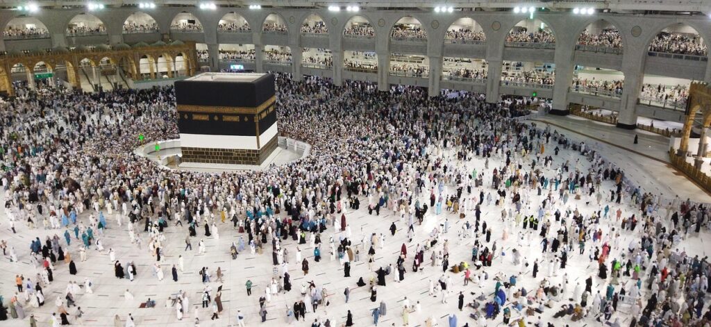 Why Group Umrah is a Smart Choice for Families?